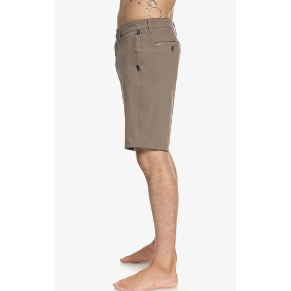 $50 Quiksilver Men's Union Amphibian 20” Boardshort Beach Walking Short Size 29